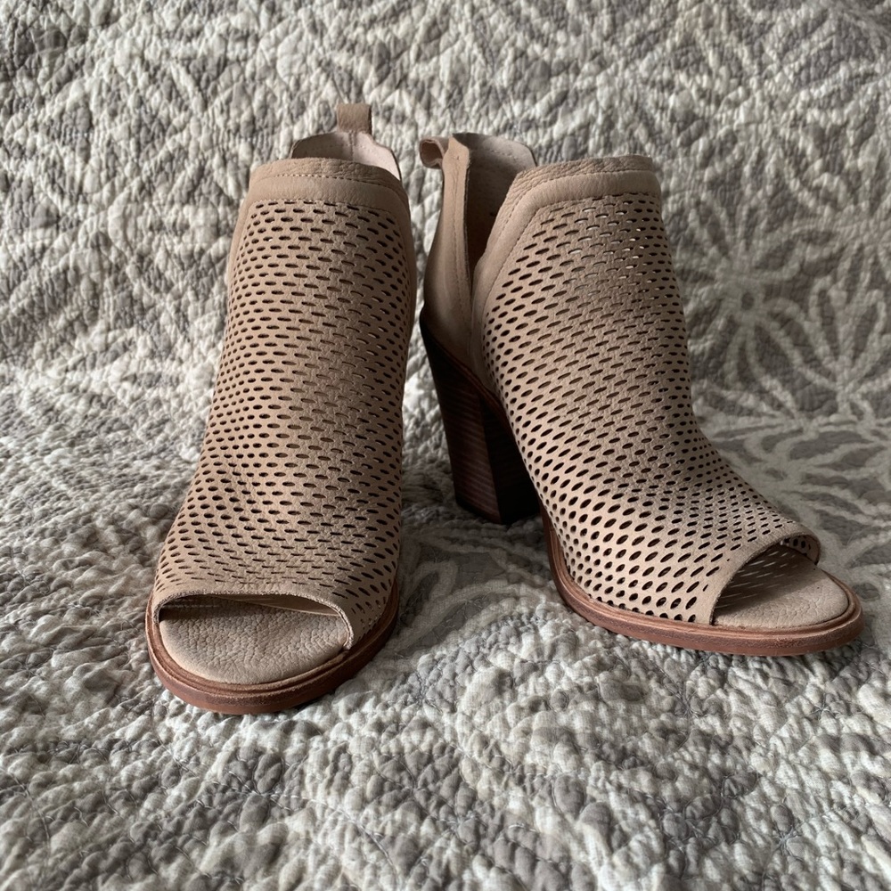 Vince Camuto Kensa Peep Toe Bootie